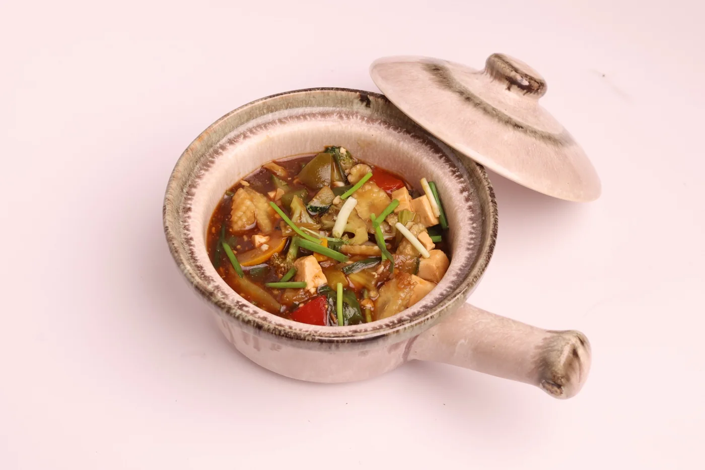 Sapo tahu claypot