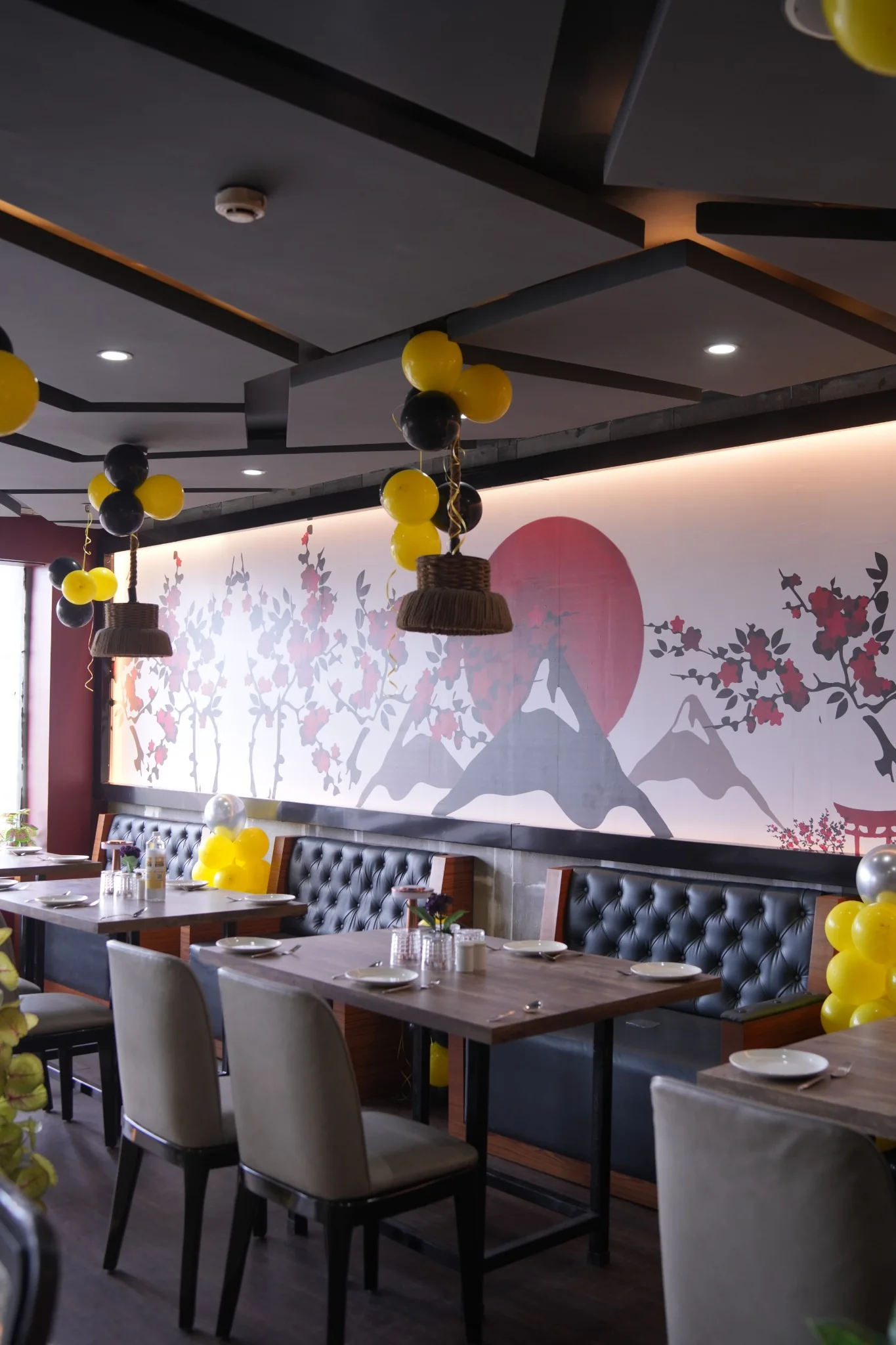 The Yellow Turtle Baguiati interior